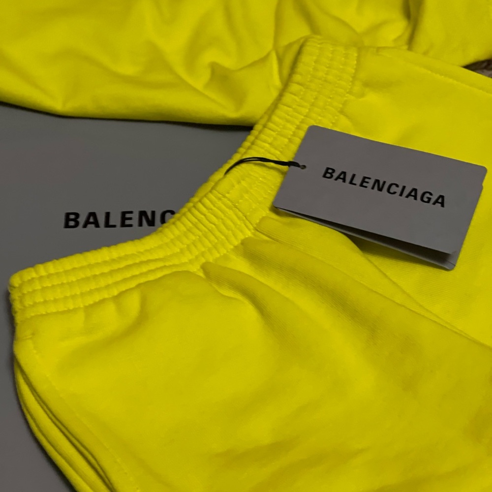 Unisex T-shirt and shorts worn twice